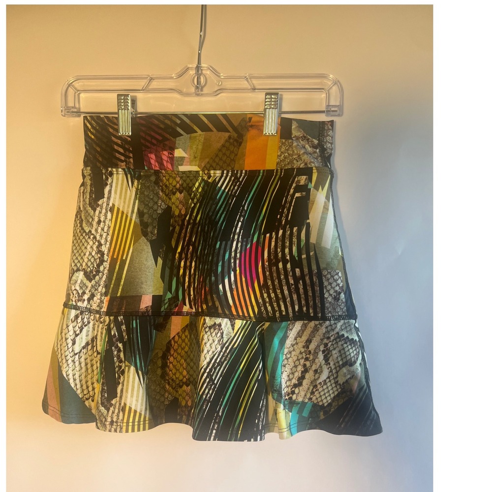 Dona Jo Abstract Snakeskin Print Athletic Tennis Golf Skort Ruffle Small Size 1